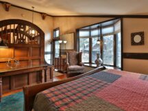 Ann Arbor B&B Stone Chalet Ramparts Room with a king bed