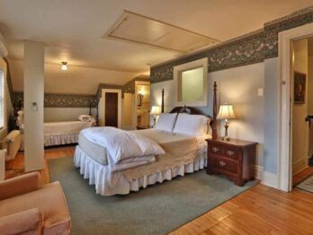 Cuckoos Nest Room, Stone Chalet Bed and Breakfast Inn and Event Center